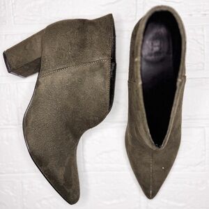 HALSTON Women's NYC Ankle Booties Olive Green Size 6